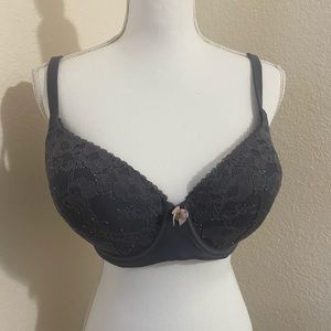 38DD Victoria Secret Bra